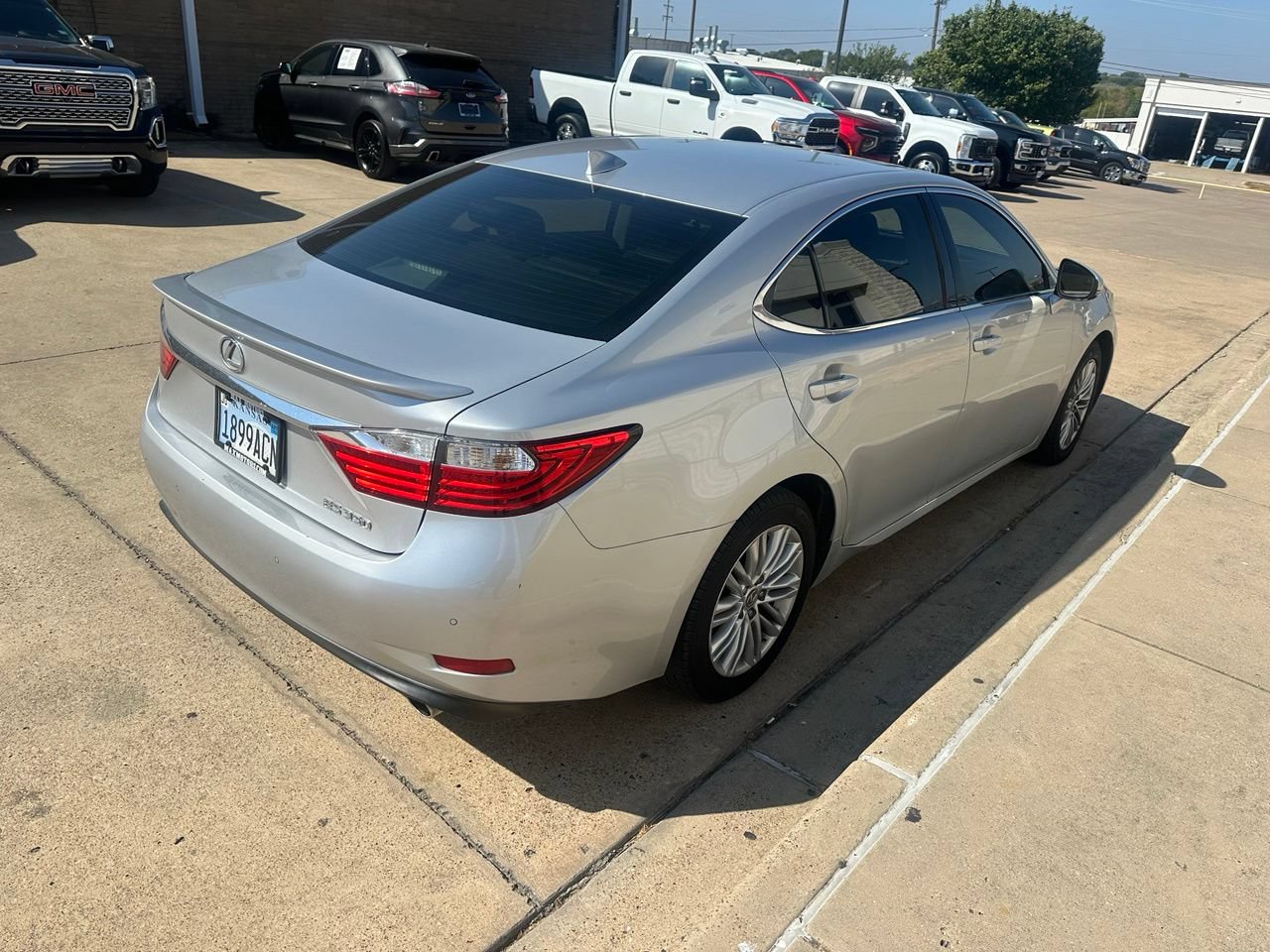 Used 2015 Lexus ES 350 w/ Luxury Package FWD image 9