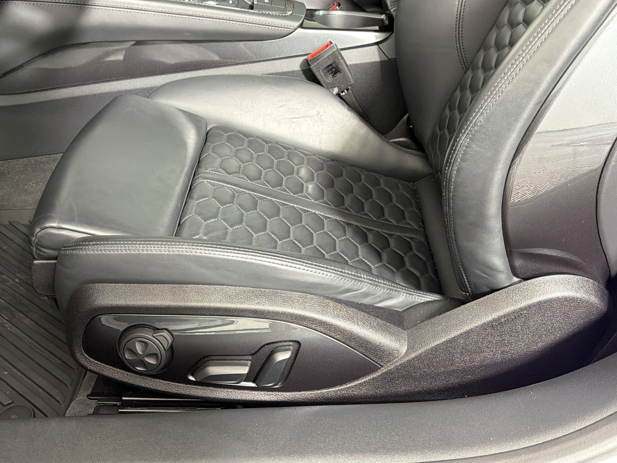 Used 2019 Audi TT RS image 11