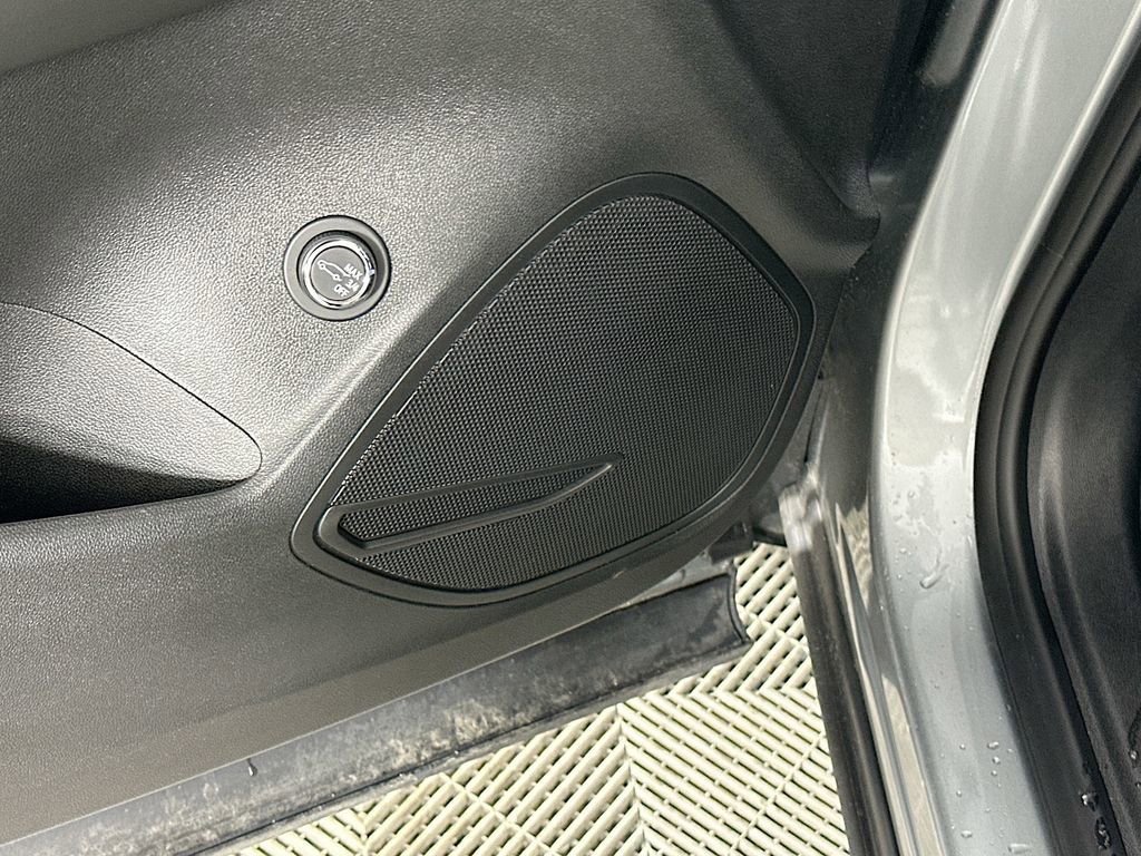 Used 2023 Buick Envision Essence image 26