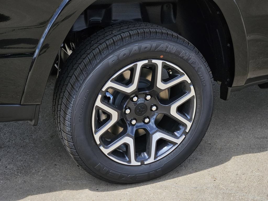 Used 2025 RAM 1500 Laramie AWD/4WD image 6