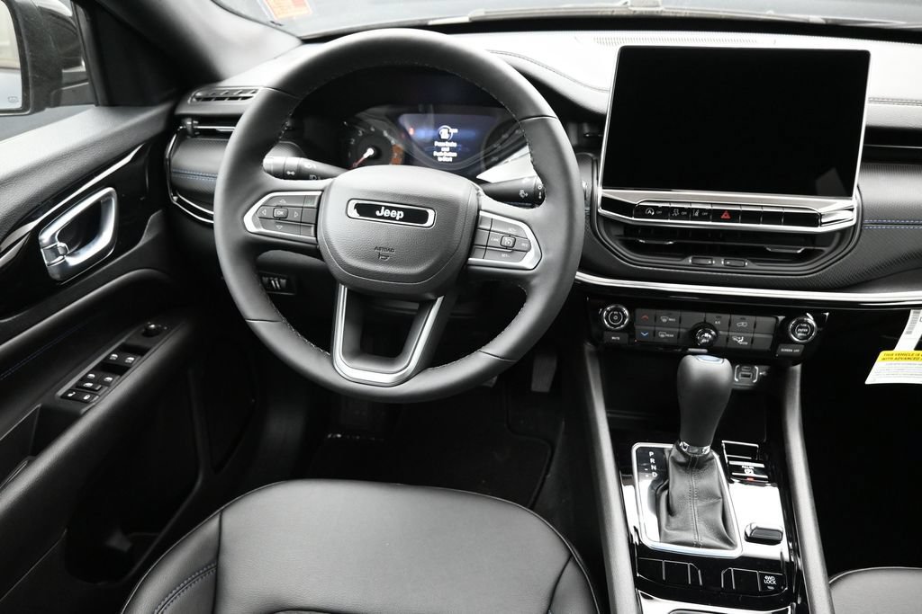 New 2026 Jeep Compass Latitude AWD/4WD image 3