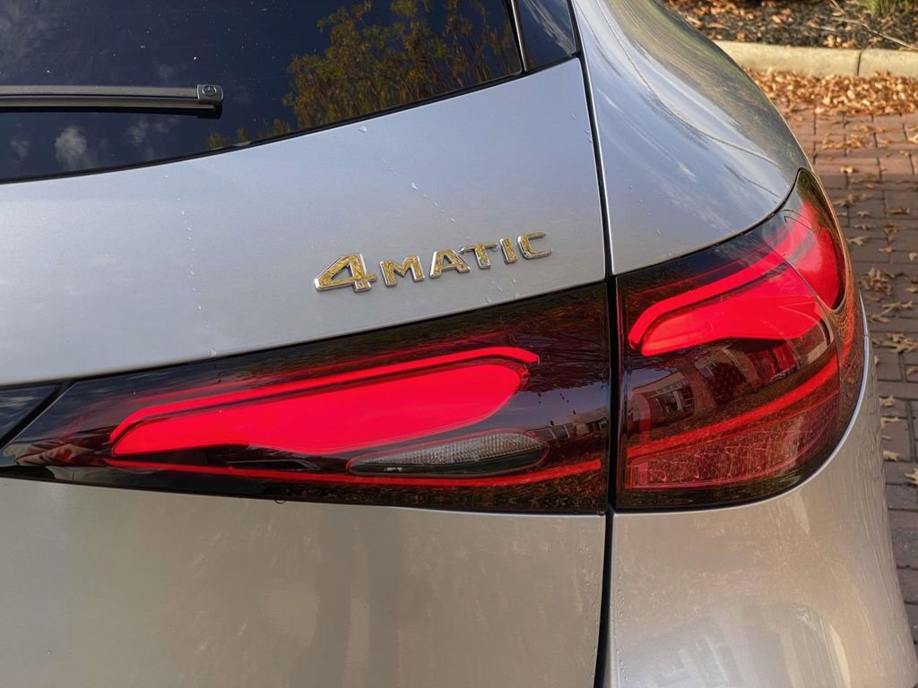 Certified 2025 Mercedes-Benz GLC 300 4MATIC image 9