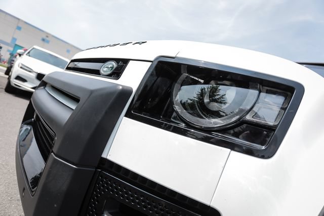 Used 2022 Land Rover Defender 110 X-Dynamic SE AWD/4WD image 17