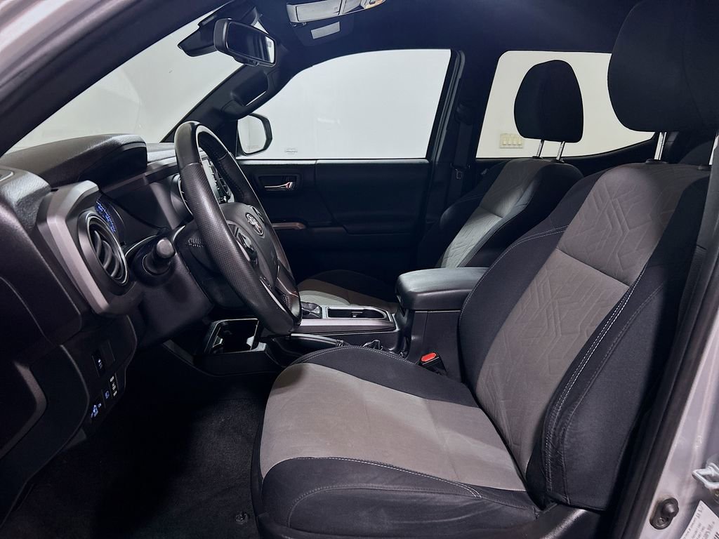 Used 2023 Toyota Tacoma TRD Sport AWD/4WD image 17