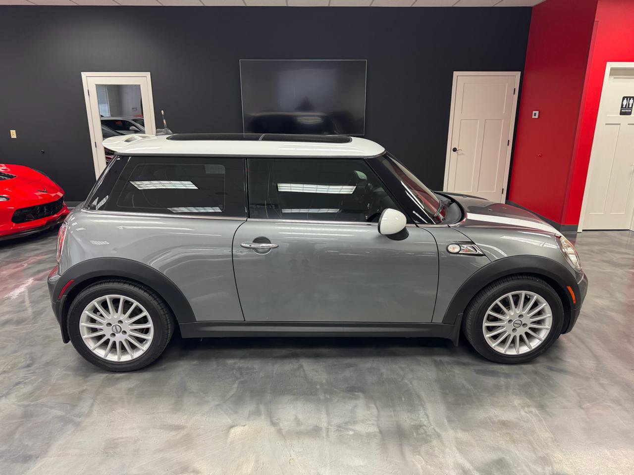 Used 2009 MINI Cooper S FWD image 5