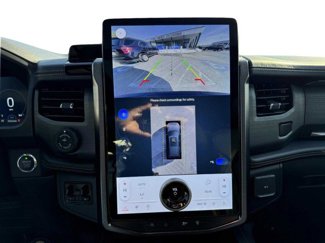 Used 2024 Ford Expedition Platinum image 30