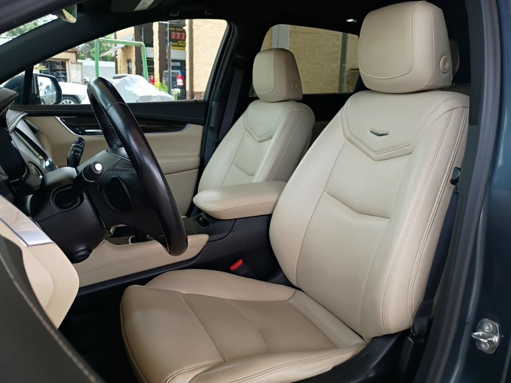 Used 2019 Cadillac XT5 FWD image 25