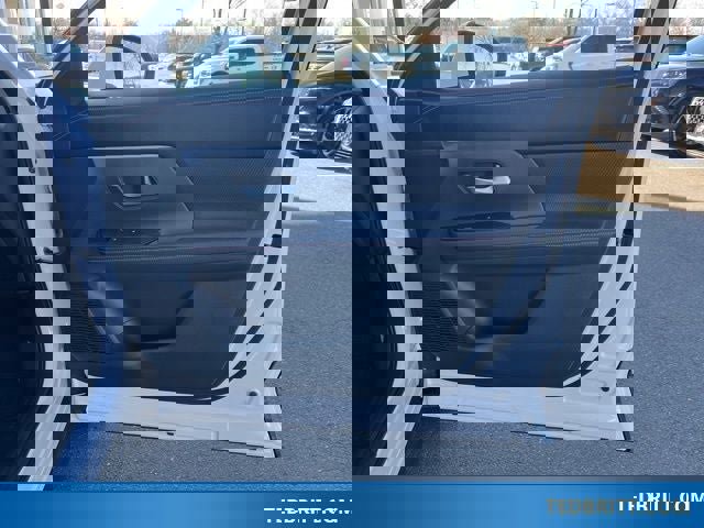 Used 2025 Nissan Kicks SR image 22