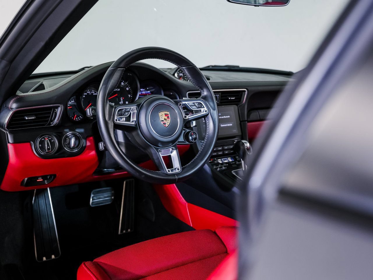 Certified 2018 Porsche 911 Targa 4 GTS AWD/4WD image 25