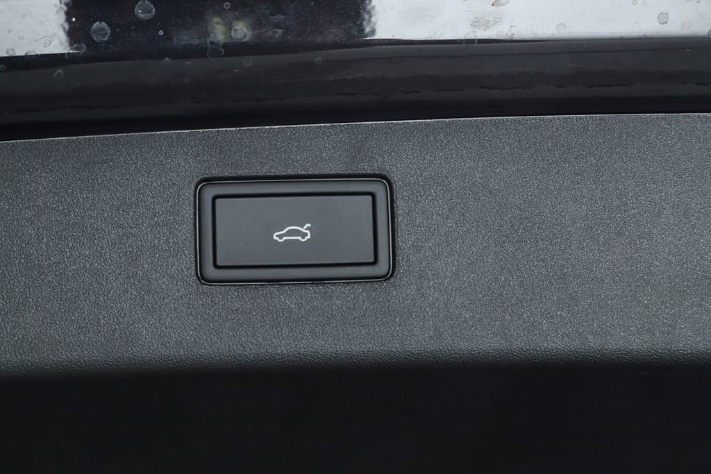 New 2026 Volkswagen Tiguan SE image 68