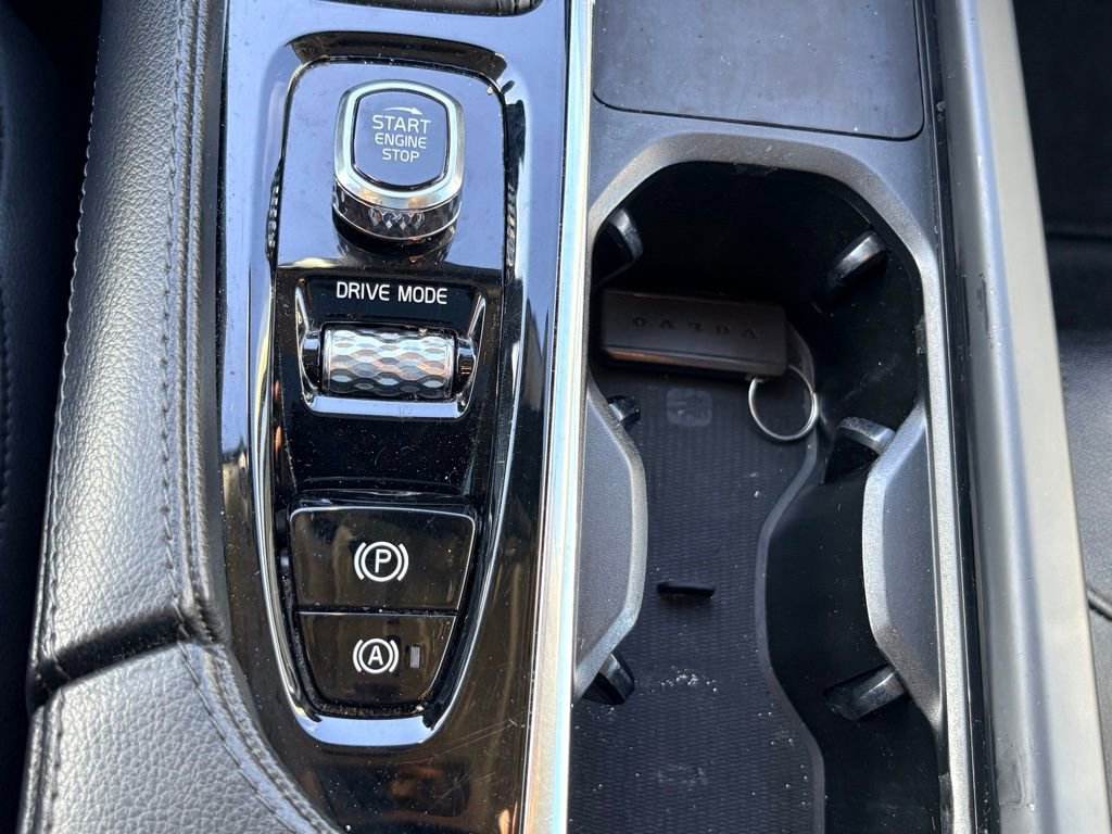 Used 2021 Volvo XC90 T5 Momentum w/ Advanced Package image 25