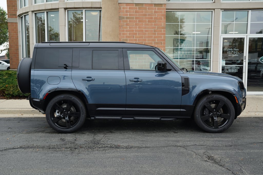 New 2026 Land Rover Defender 110 X-Dynamic SE AWD/4WD image 7