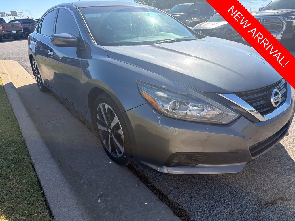 Used 2018 Nissan Altima 2.5 SR FWD image 3