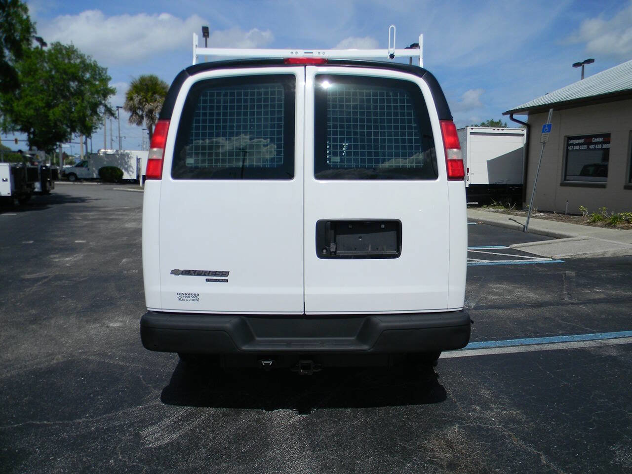 Used 2015 Chevrolet Express 2500 image 3