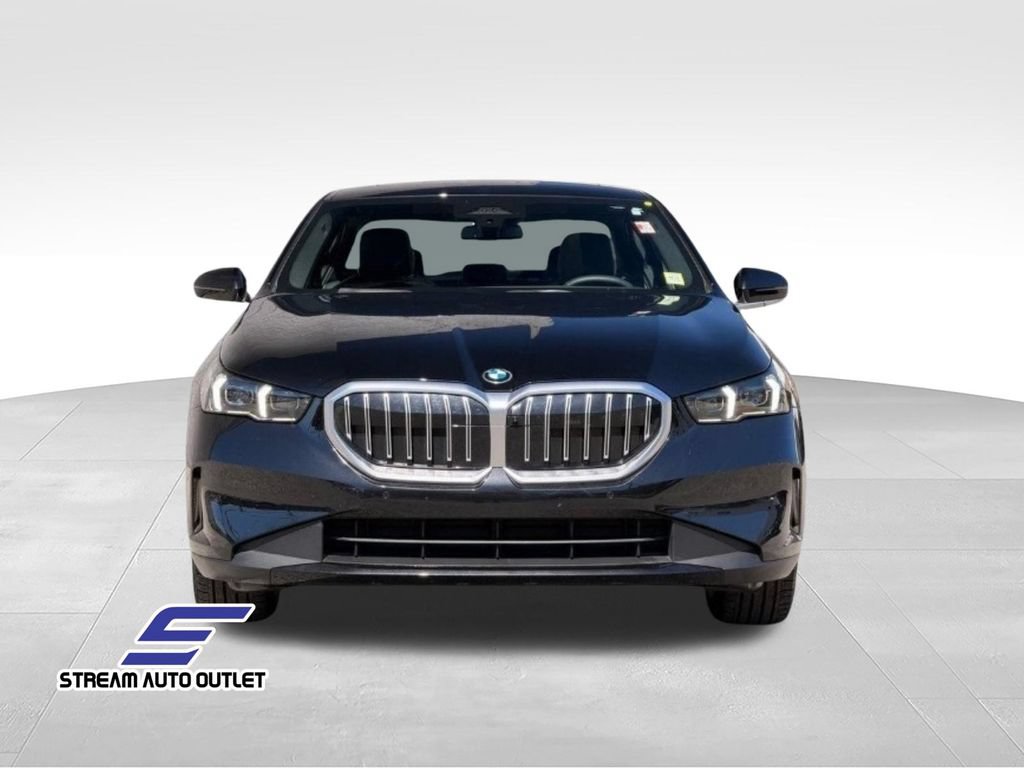 Used 2026 BMW 530i RWD image 2