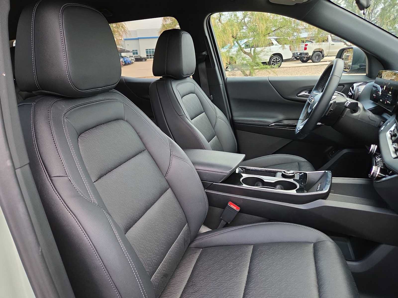 Used 2026 Chevrolet Equinox LT w/ Convenience Package II FWD image 18