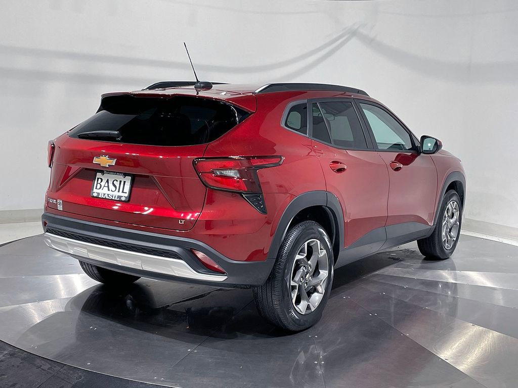 Used 2024 Chevrolet Trax LT w/ Driver Confidence Package image 11