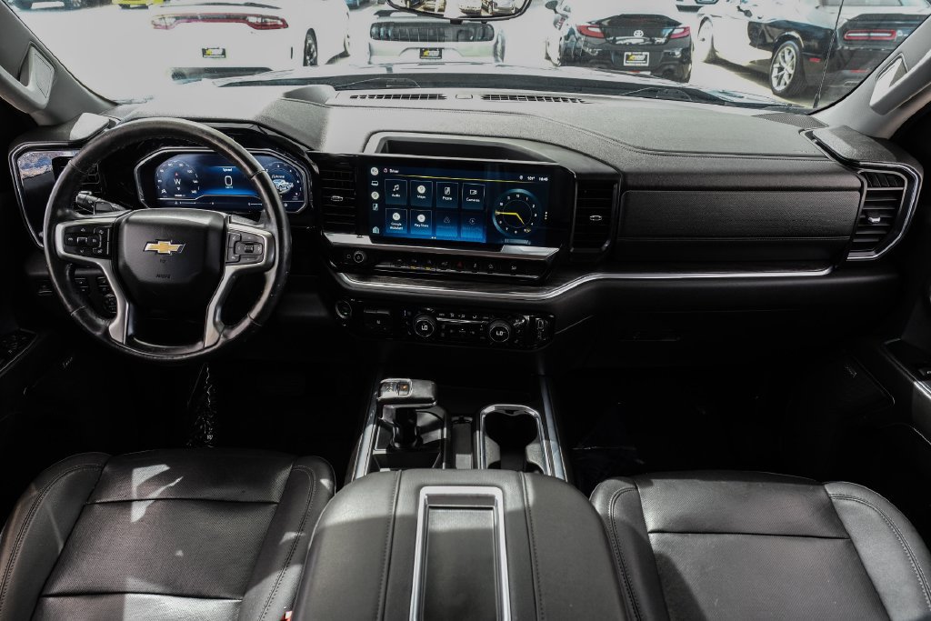 Used 2022 Chevrolet Silverado 1500 LTZ w/ Technology Package AWD/4WD image 11