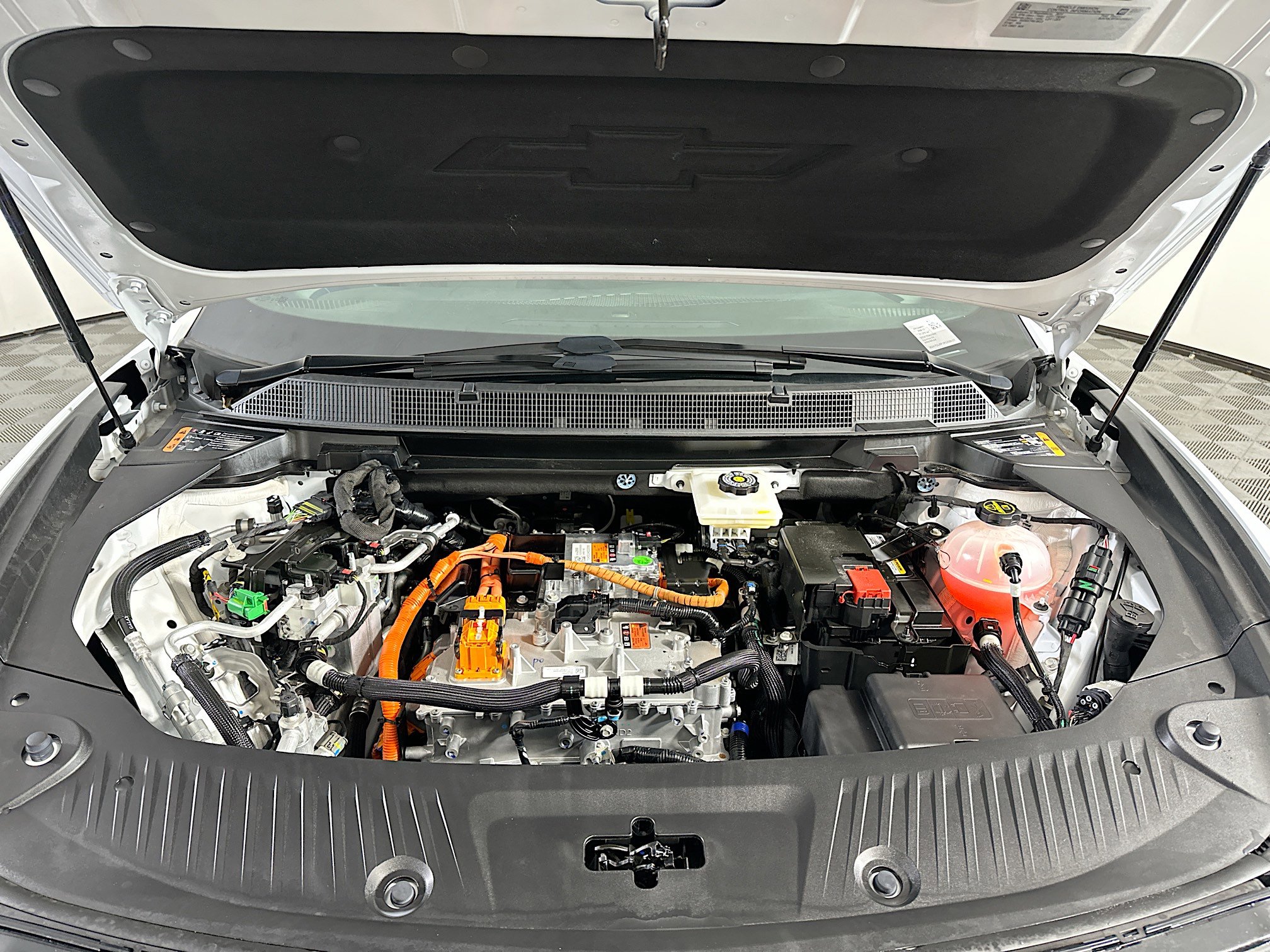 Used 2024 Chevrolet Equinox EV LT image 35