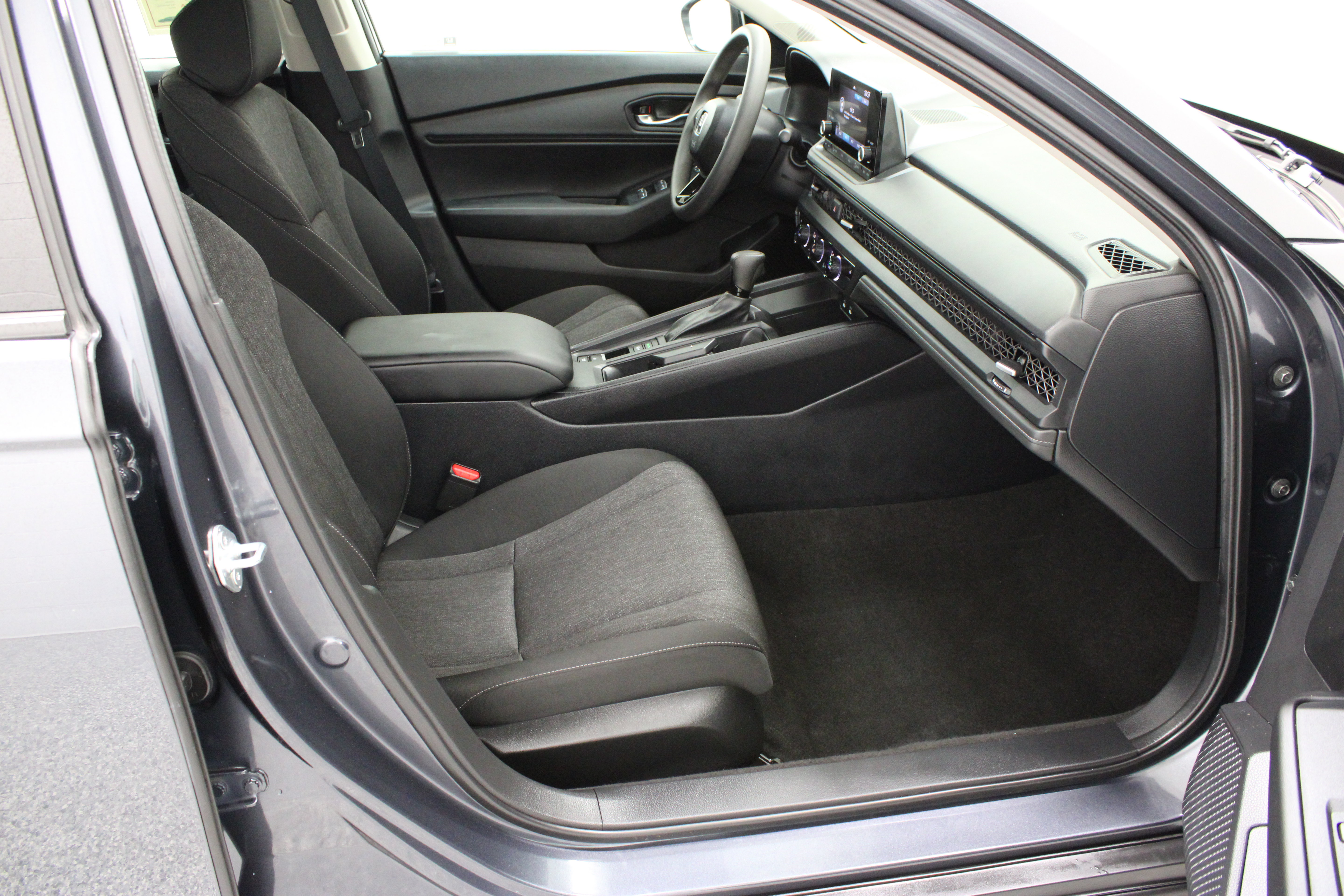 Used 2025 Honda Accord SE image 36