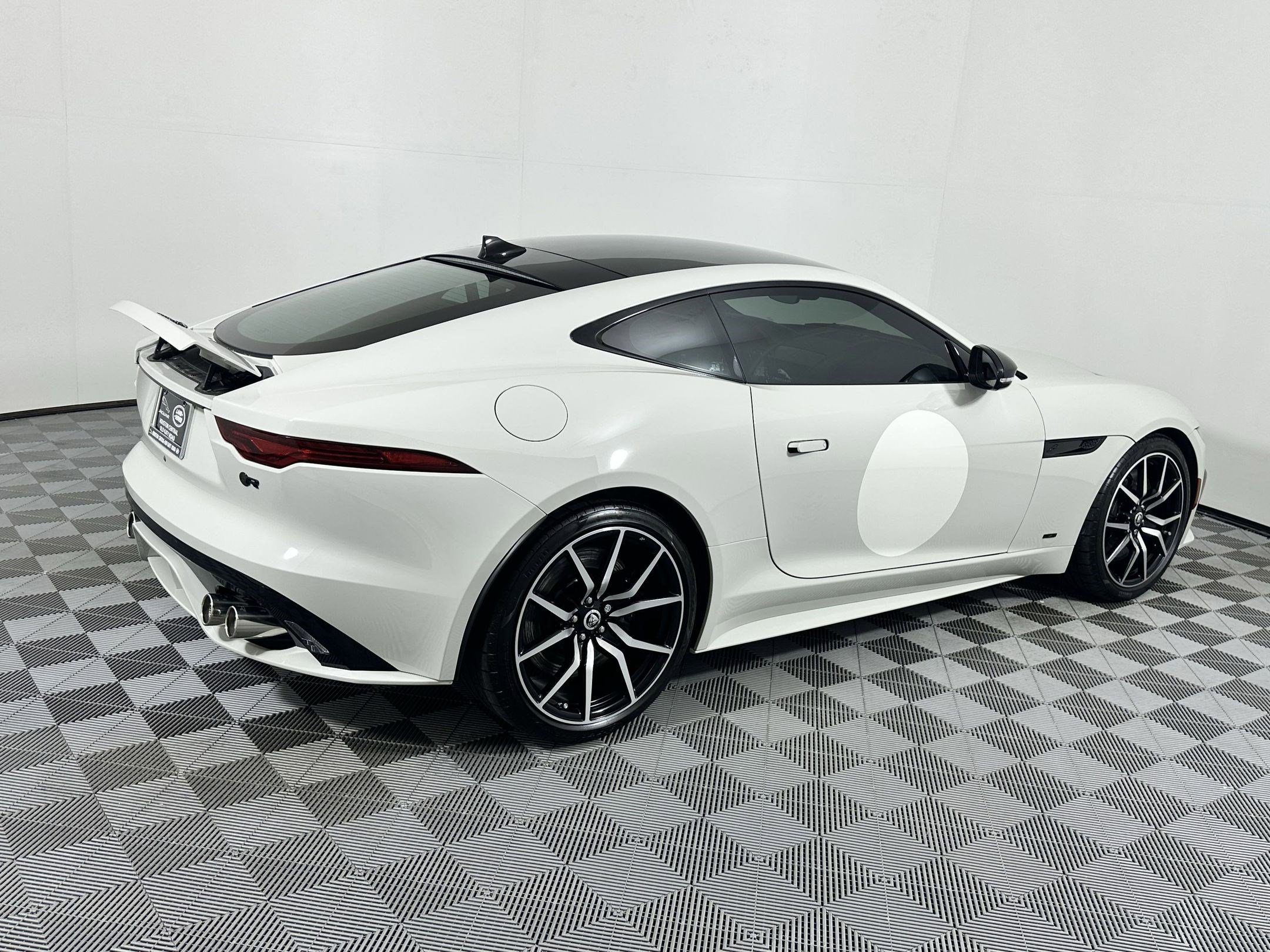 New 2024 Jaguar F-TYPE R image 19