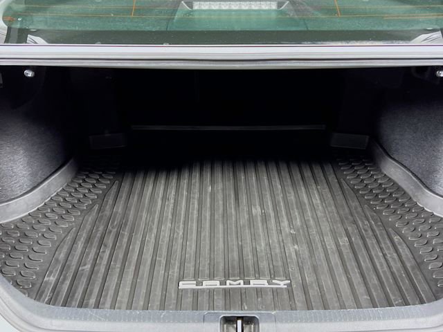 Used 2018 Toyota Camry SE image 22