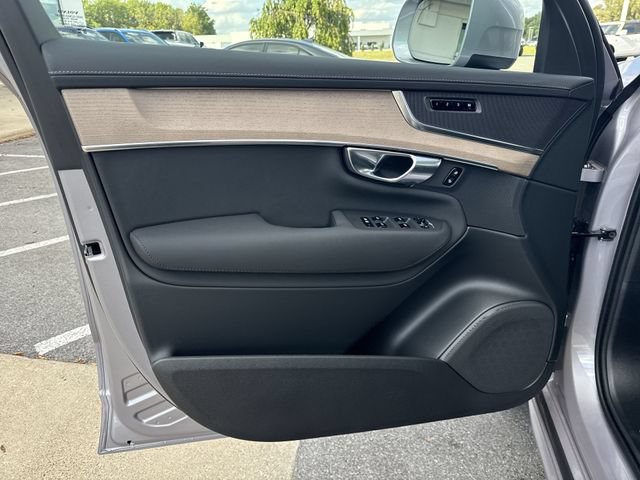 New 2026 Volvo XC90 B6 Core w/ Protection Package AWD/4WD image 21