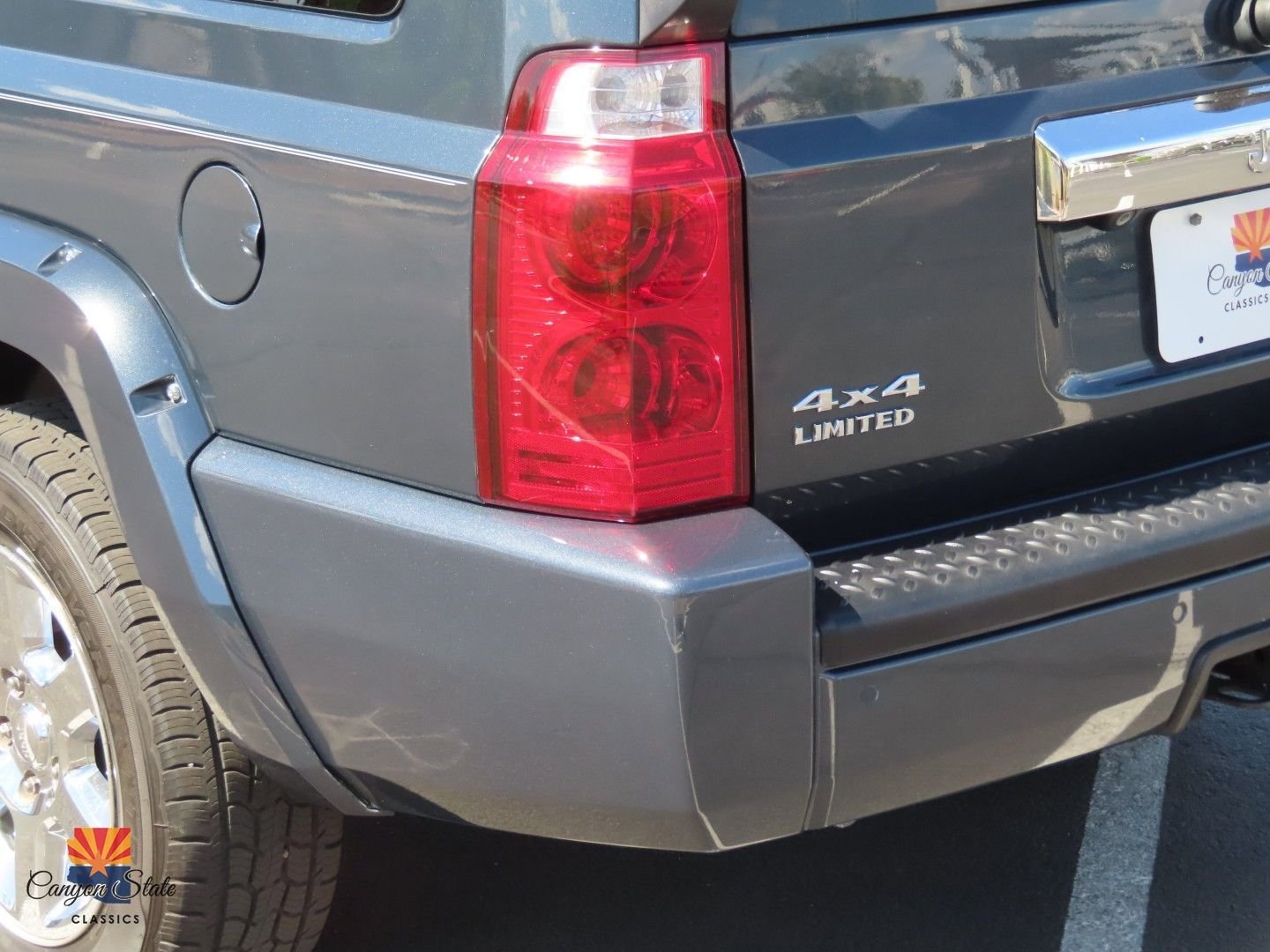 Used 2006 Jeep Commander Limited w/ Trailer Tow Group IV image 18