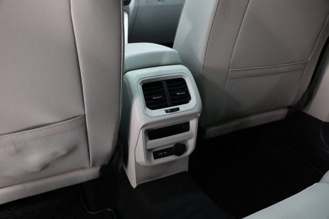 Used 2024 Volkswagen Tiguan SE R-Line AWD/4WD image 33