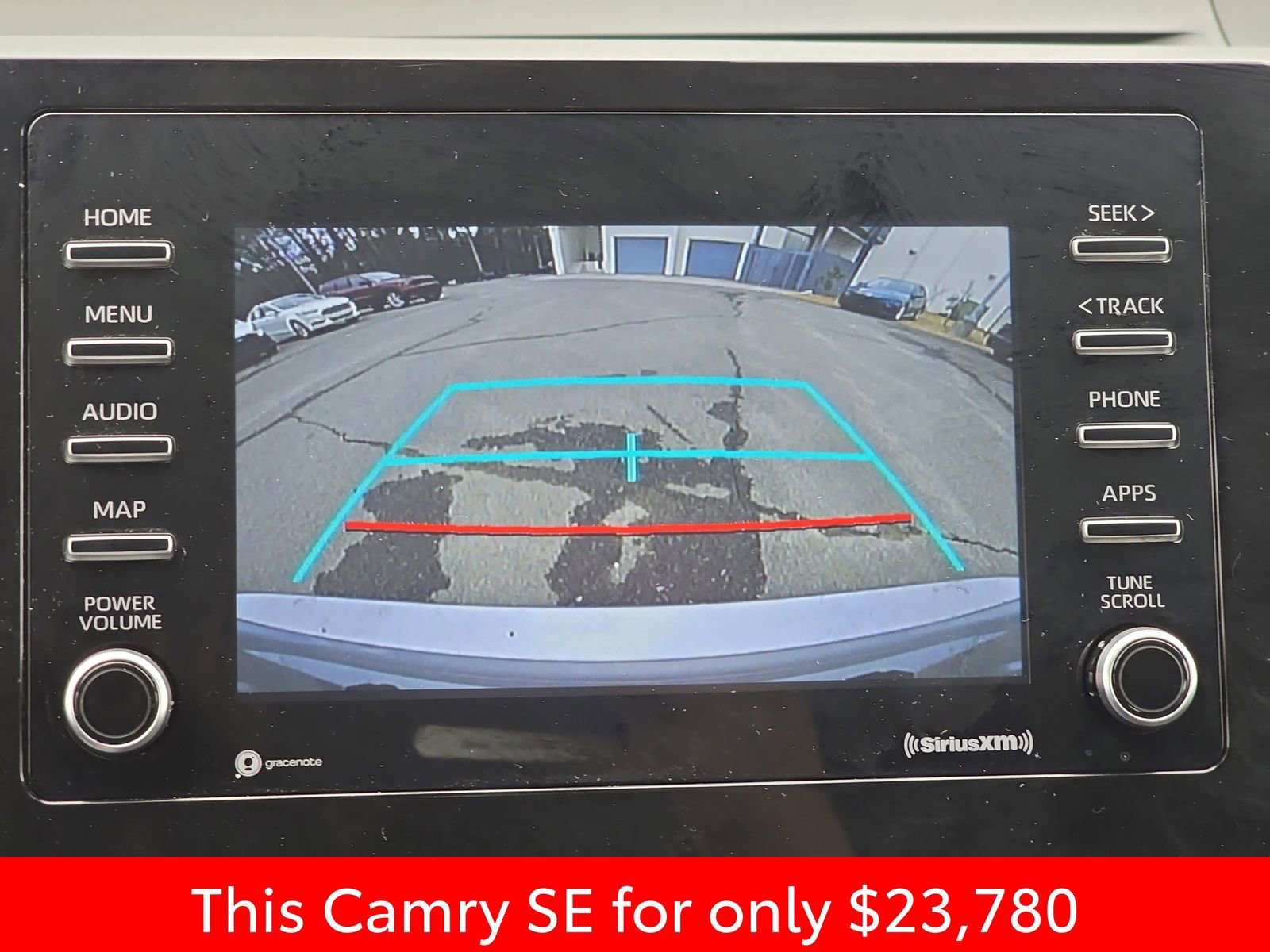 Used 2024 Toyota Camry SE image 28