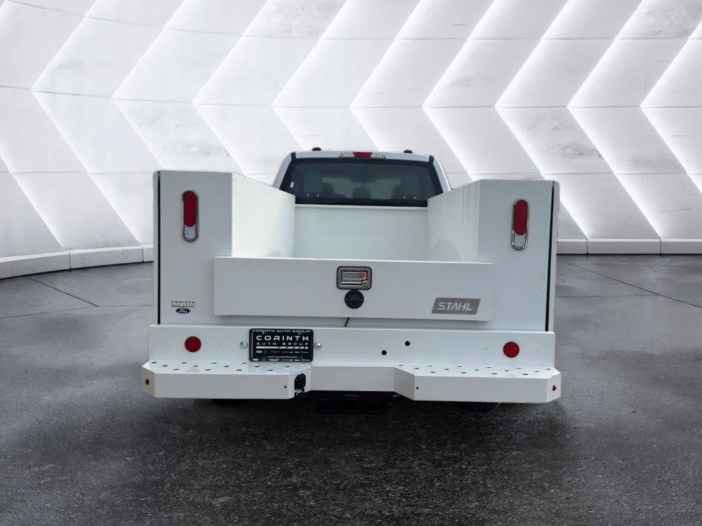 New 2026 Ford F250 XL w/ XL Chrome Package image 4