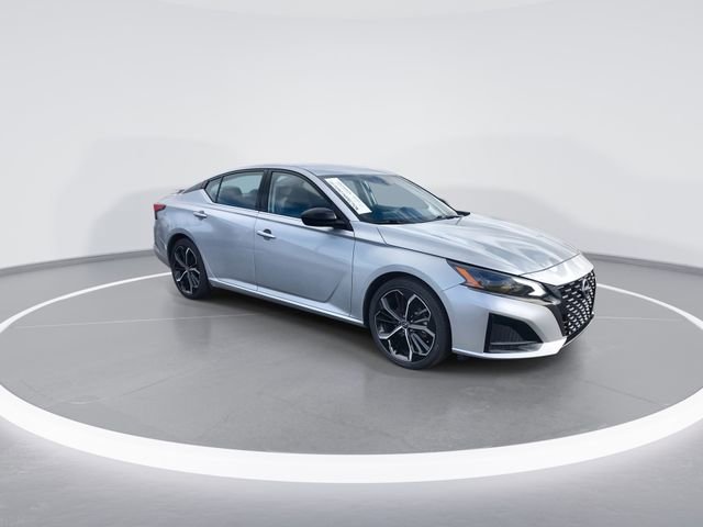 Certified 2024 Nissan Altima 2.5 SR FWD image 2