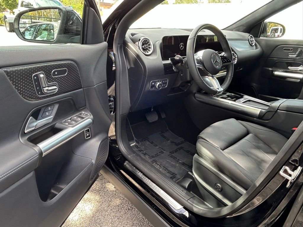 Used 2025 Mercedes-Benz GLA 250 4MATIC image 15
