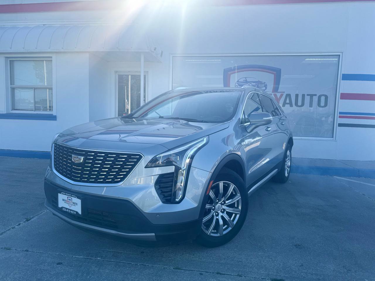 Used 2023 Cadillac XT4 Premium Luxury image 2