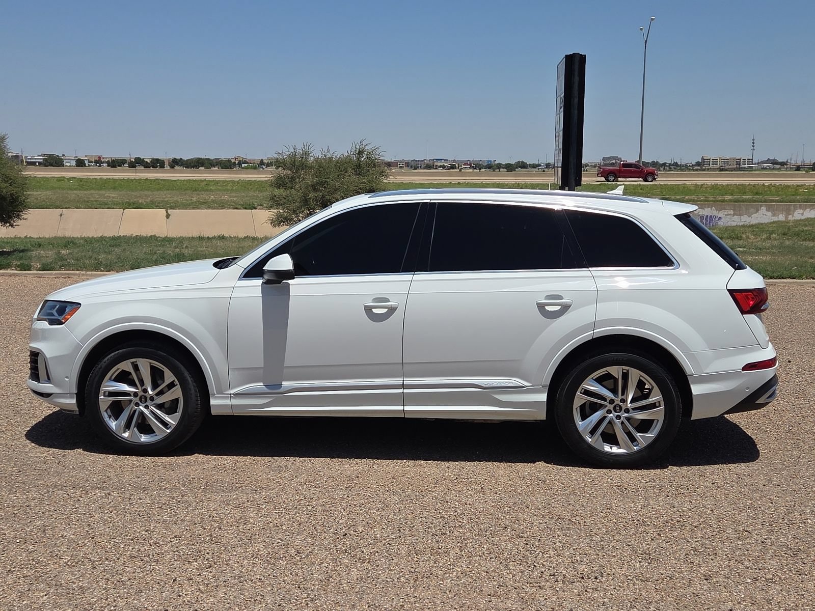 Used 2021 Audi Q7 3.0T Premium Plus AWD/4WD image 2