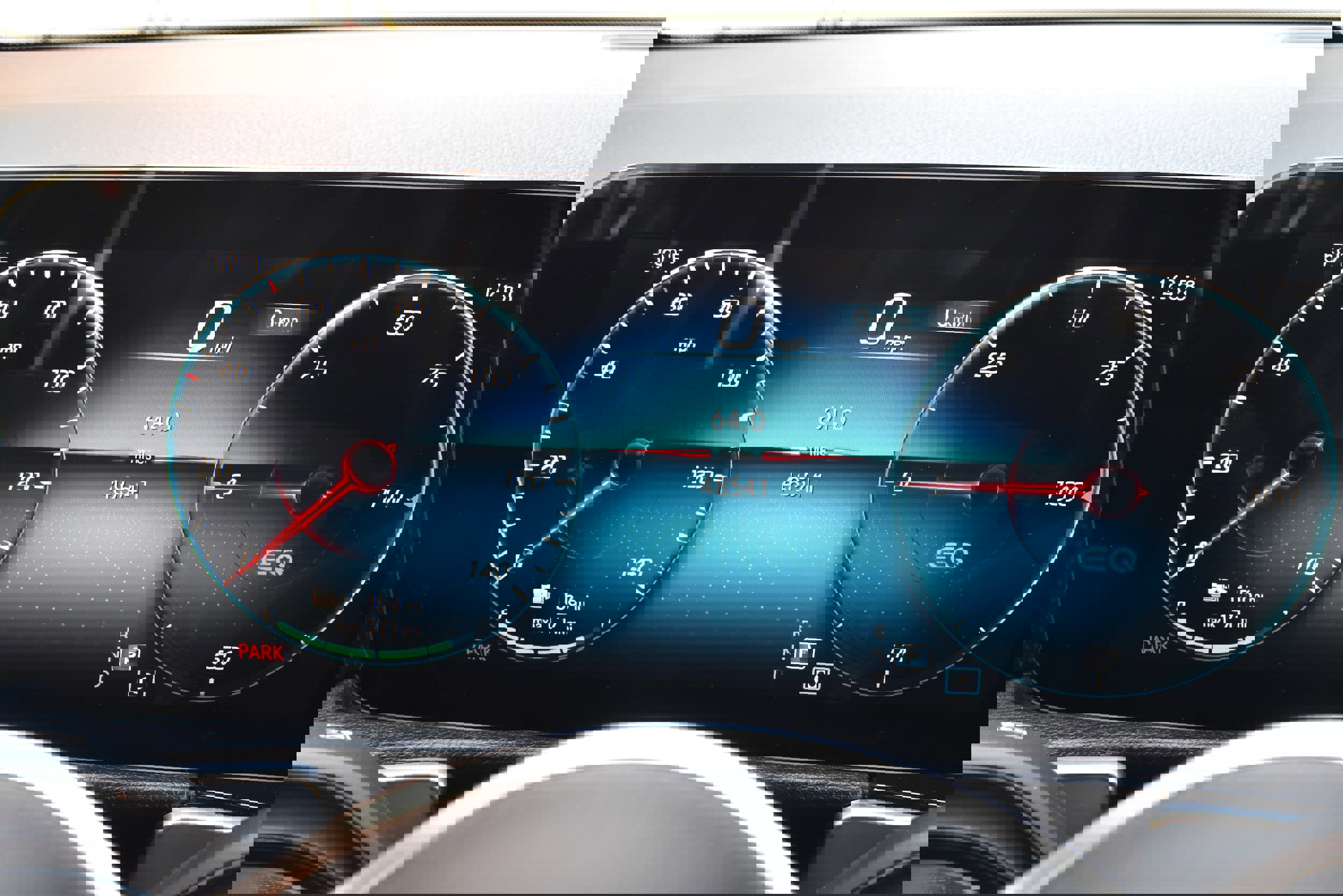 Used 2022 Mercedes-Benz EQB 350 4MATIC image 31