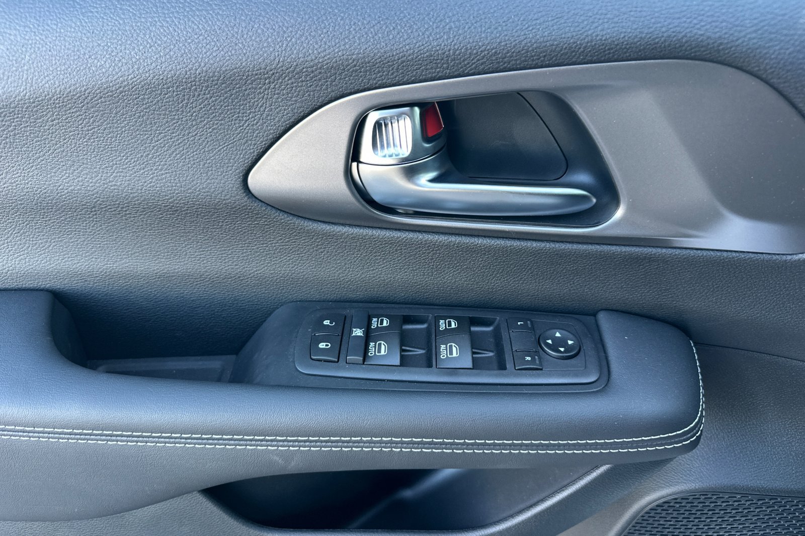New 2026 Chrysler Voyager LX FWD image 11