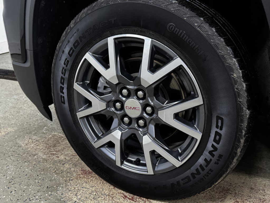 Used 2023 GMC Acadia SLT image 9