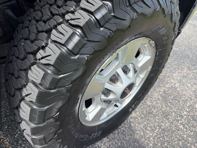 Used 2011 GMC Sierra 2500 SLE w/ SLE Preferred Package AWD/4WD image 9