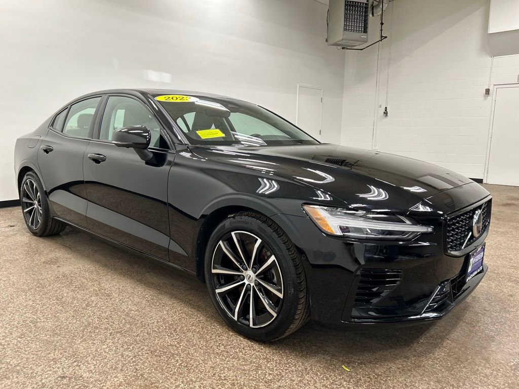 Used 2023 Volvo S60 T8 Plus image 8