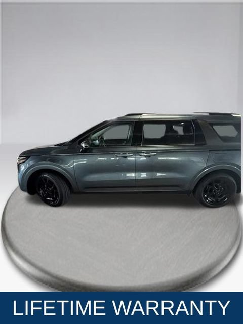 Used 2025 Kia Carnival SX w/ SX Dark Edition Package FWD image 8