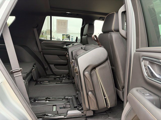 Used 2024 GMC Yukon SLT w/ SLT Premium Package AWD/4WD image 49