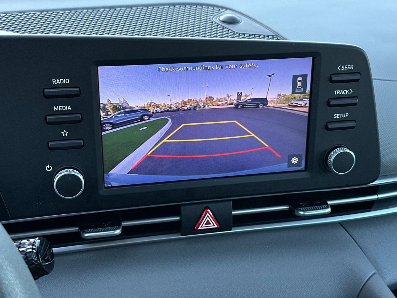 Used 2021 Hyundai Elantra SE image 18