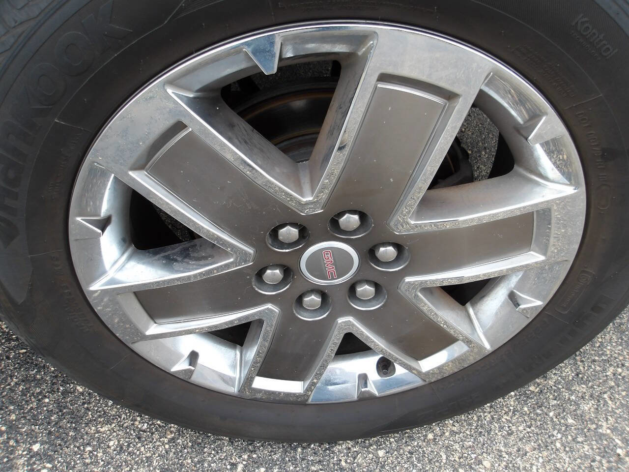 Used 2011 GMC Acadia Denali image 31