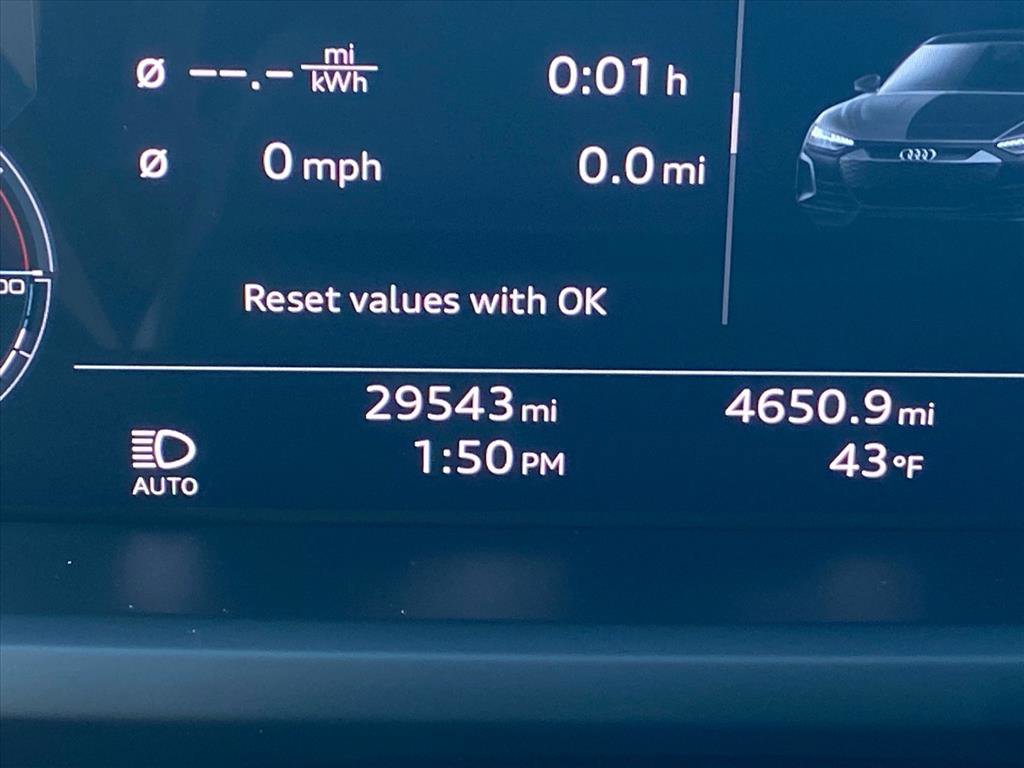 Used 2023 Audi e-tron GT Premium Plus image 15