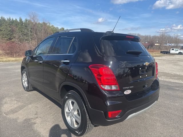 Used 2020 Chevrolet Trax LT w/ LT Convenience Package AWD/4WD image 3