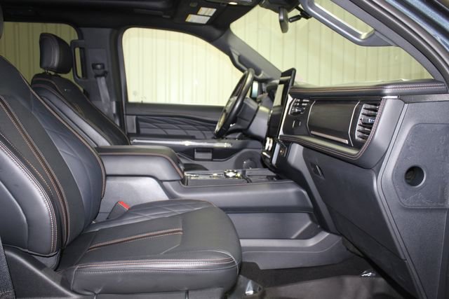Used 2023 Ford Expedition Platinum RWD image 27