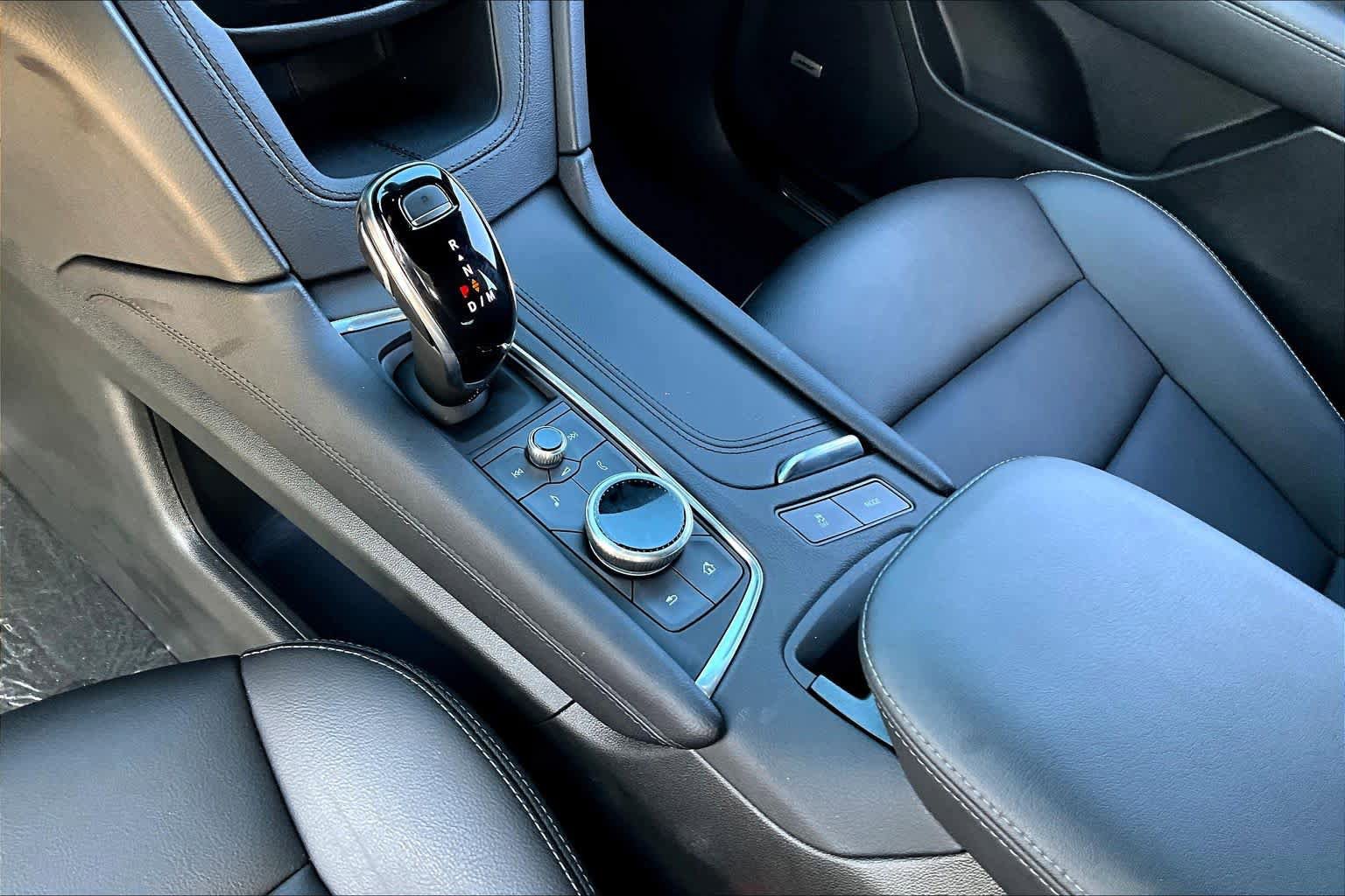 Used 2025 Cadillac XT5 Luxury w/ LPO, Floor Liner Package image 17