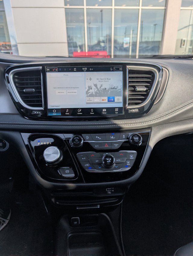 New 2026 Chrysler Pacifica Select image 25