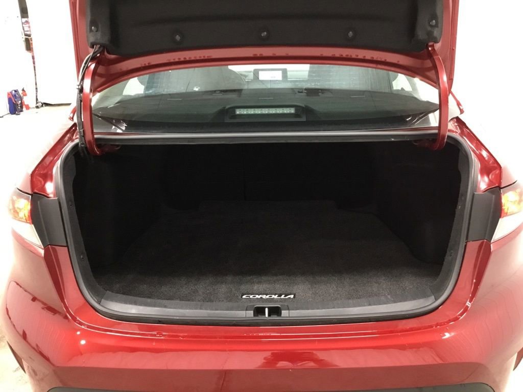 Used 2024 Toyota Corolla LE w/ LE Convenience Package image 29